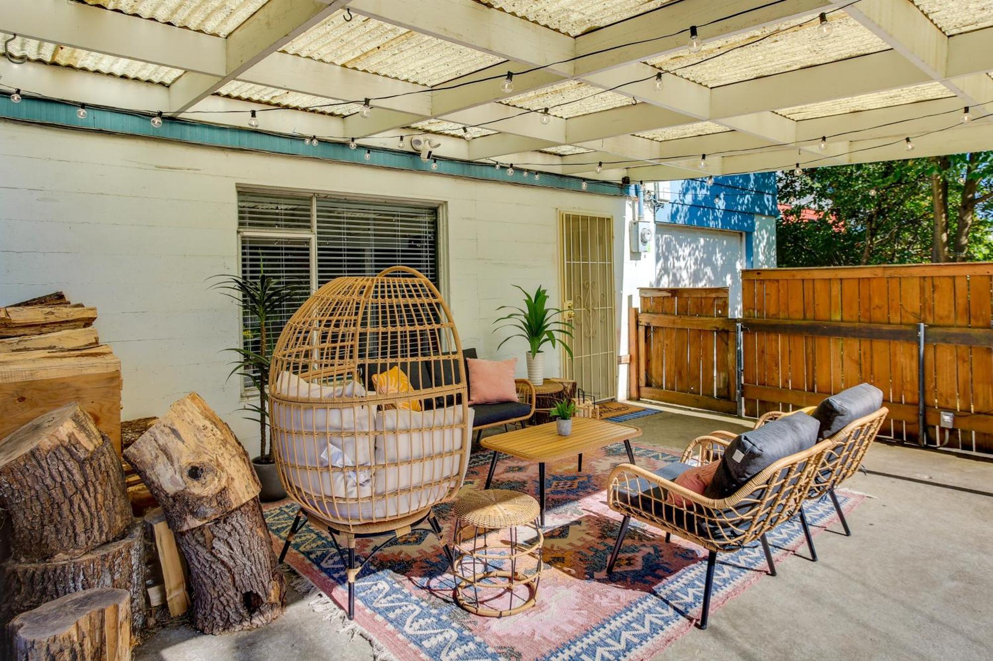 Updated Tacoma Home With Fire Pit! Exterior photo